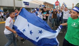 Hondureños celebran en las calles triunfo sobre España
