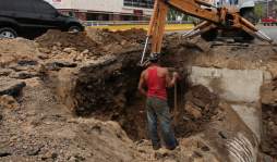 Hoyos son advertencia del peligro en calles de San Pedro Sula