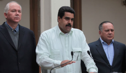Chávez camina y hace ejercicio, según Maduro