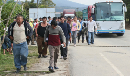 Más de 2,000 hondureños han llegado deportados a Corinto