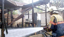 Incendio acaba con vivienda en Tegucigalpa