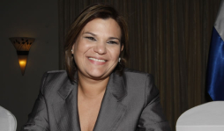 Aline Flores, presidenta de los empresarios en Honduras