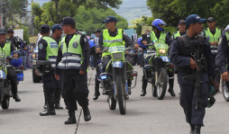 Licitarán seguro de vida para policías