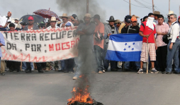 Maestros y sindicatos protestan en principales ciudades de Honduras