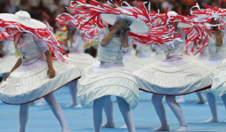 Sorprendente inauguración de la Eurocopa 2012