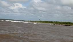 Milagro: Dios salvó a la familia que naufragó en la barra del río Ulúa