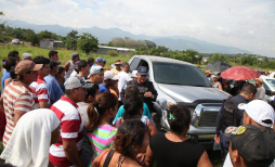 Desalojan a 396 personas de terrenos invadidos en San Manuel