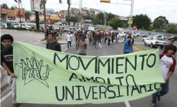 Estudiantes protestan contra Ley Educativa