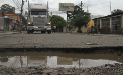Destruidas las calles del sureste de San Pedro Sula