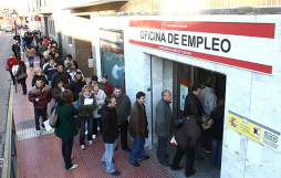 El desempleo en España supera los seis millones de personas y llega al 27,1%