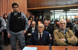 Videla, símbolo de la dictadura argentina, murió solo y en la cárcel