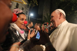 Papa Francisco condena narcotráfico y rechaza legalización de las drogas