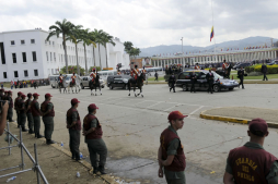 Chavismo se deshace en lágrimas en último adiós de Chávez