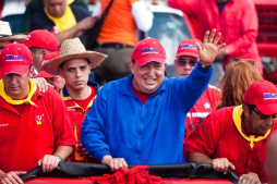 Chávez dice que mafia financia a Capriles