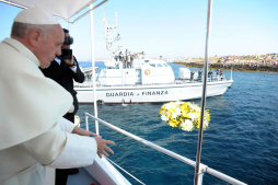 El Papa: ¿Quién de nosotros ha llorado por la muerte de migrantes?