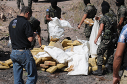 Ley de Policía Militar permite a jueces vivir fuera del país