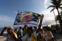 Miles de jóvenes esperan hoy al Papa Francisco en Brasil