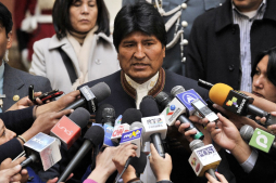 Corte autoriza a Evo Morales para buscar un nuevo mandato