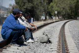 Comedor para migrantes en México reabre pese a amenaza del crimen