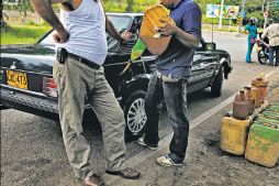 La gasolina casi gratuita le puede costar caro a Venezuela