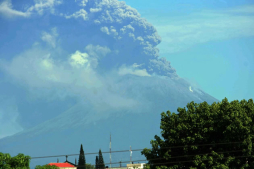 Nicaragua vigila a volcanes Telica y San Cristóbal