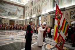El Papa elogia a la Guardia Suiza