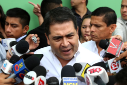 Juan Orlando Hernández promete crear policía militar