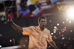 Hugo Chávez favorito y Capriles en ascenso