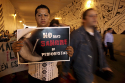 Menos asesinatos de periodistas pero más secuestros en 2013, según la PEC