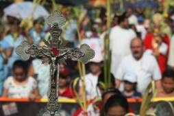 Masivas procesiones en el domingo de ramos