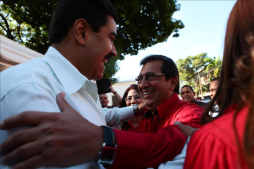 Maduro dice que 2012 ha sido un año duro para Chávez