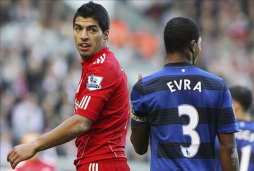 Luis Suárez acusado de racismo contra Patrice Evra