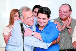 TSE recibe renuncia de 43 candidatos