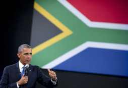 Obama pide a jóvenes africanos que se inspiren en Mandela