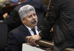 Buscan proteger candidatura de Juan Orlando Hernández, según Marvin Ponce