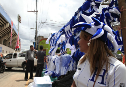 Tegucigalpa se viste de azul y blanco