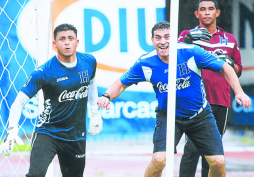 Espinoza, Sabillón y Marvin Chávez, titulares ante Cuba