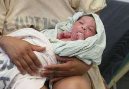 Dos niños los primeros en nacer en Honduras al inicio del 2013