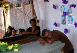Mezapa llora por asesinato de hermanas hondureñas en México