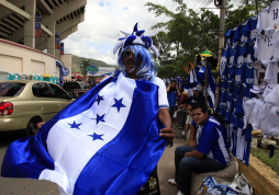 Tegucigalpa se viste de azul y blanco