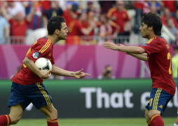 España inicia su defensa del título con un empate ante Italia