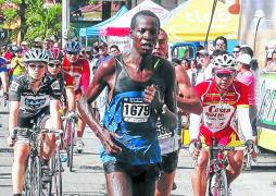 Dos africanos vienen por destronar al campeón