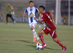 Real Sociedad golea al Victoria y casi asegura la final en Honduras