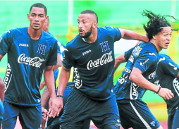 Espinoza, Sabillón y Marvin Chávez, titulares ante Cuba