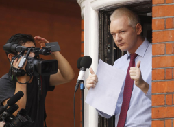 Julian Assange pide a Obama que cese su 'caza de brujas'