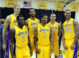 Los Lakers fichan al hondureño Ronnie Aguilar