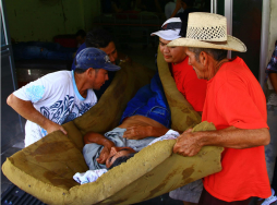 Sí se atiende en el suelo a los pacientes en el hospital Mario Rivas
