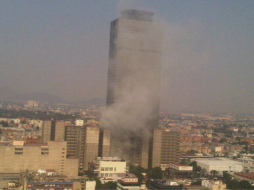 Explosión en torre de Pemex deja ya 25 muertos y 101 heridos