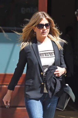 NEW YORK - APRIL 29: Jennifer Aniston seen out in Tribeca on APRIL 29, 2015 in New York, New York. (Photo by Josiah Kamau/BuzzFoto via Getty Images)
