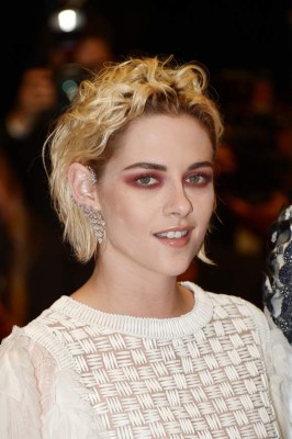 CANNES, FRANCE - MAY 17: Actress Kristen Stewart attends the 'Personal Shopper' premiere during the 69th annual Cannes Film Festival at the Palais des Festivals on May 17, 2016 in Cannes, France. (Photo by Dominique Charriau/WireImage)